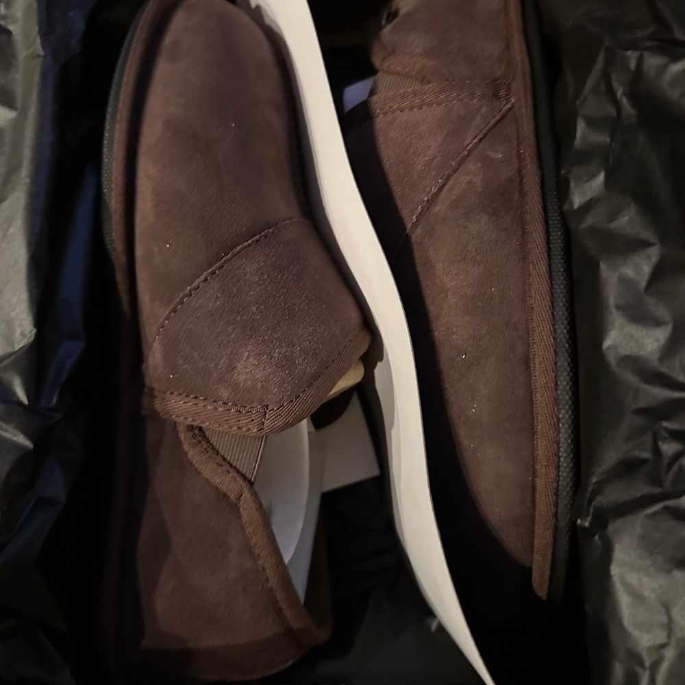 mens ugg slippers size 8 NEW

Brown Uggs 
Comfy and warm slippers - Picture 2 of 4